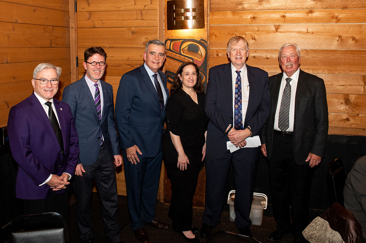 Dr. Dodson poses with Dr. Mark Egbert, Dean André Ritter, Dr. Guillermo Chacon, Deborah Worthington – Dr. Worthington’s daughter – and Dr. Tom Hohl