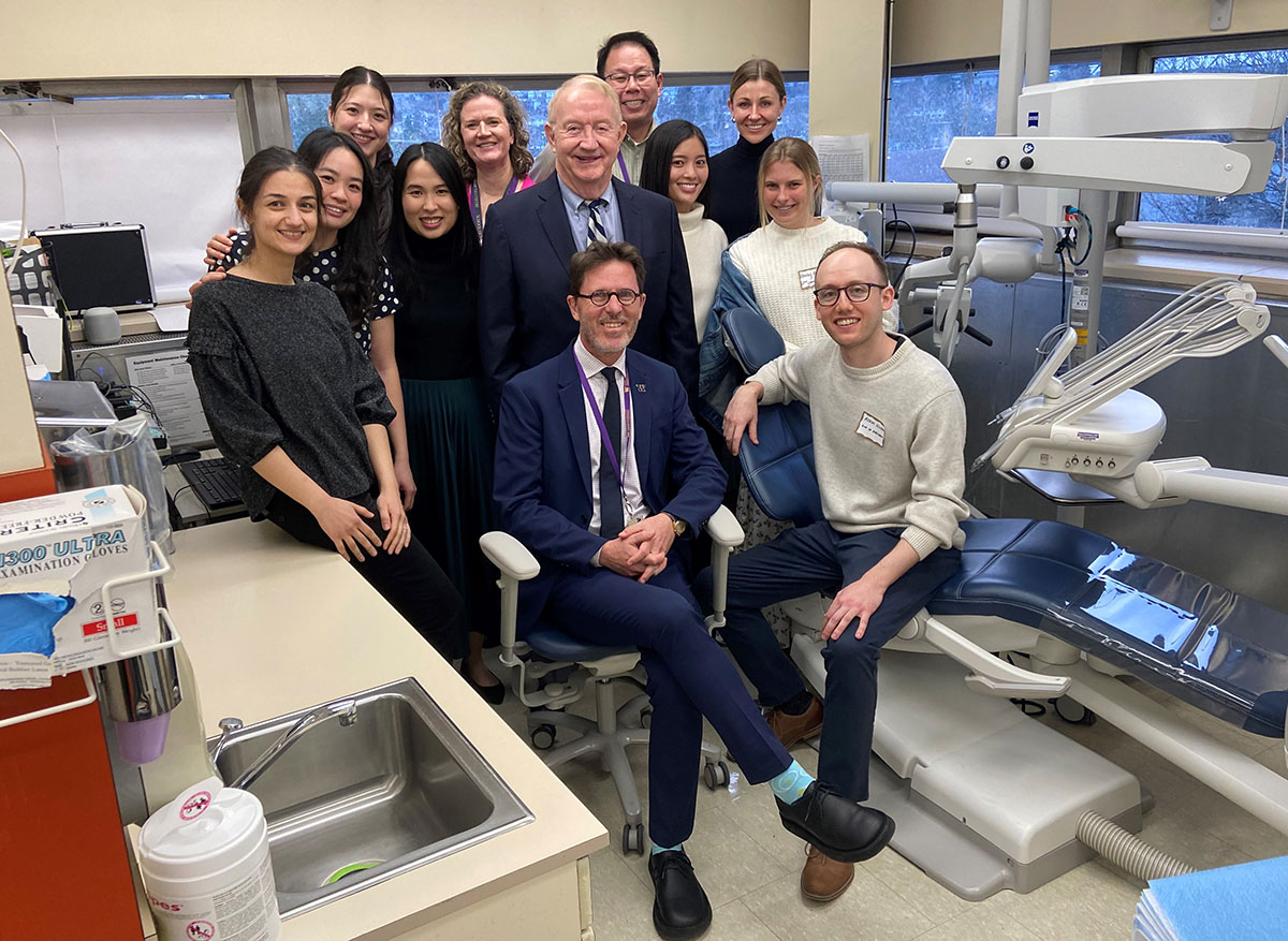 Dean Ritter poses with faculty and residents of the Department of Endodontics.