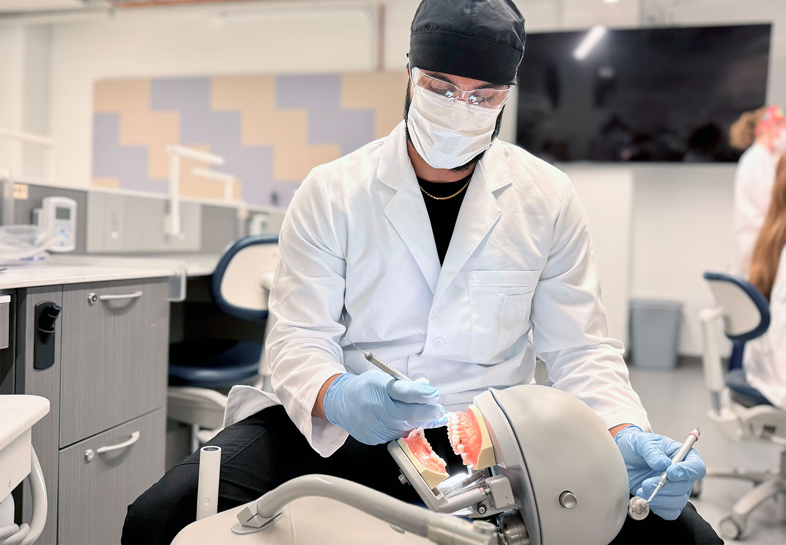 Shoreline student in the B-170 Sim Lab, 